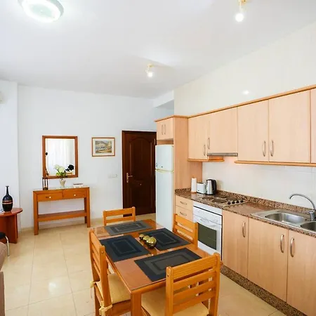 2 Bedrooms At 100 M Away From The With Furnished Terrace And Wifi *