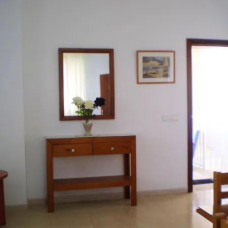 2 Bedrooms At 100 M Away From The With Furnished Terrace And Wifi